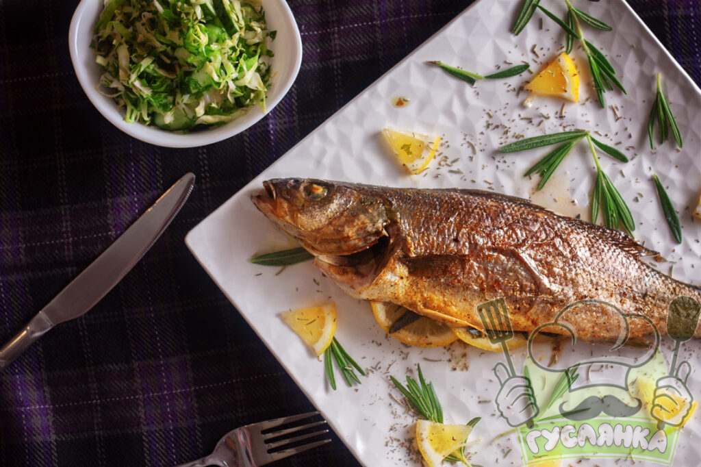 Сібас запечений в духовці з розмарином