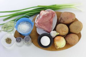 для приготування картопляних дерунів з фаршем на сковороді меня потрібні такі інгредієнти