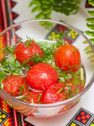 Швидкі мариновані помідори