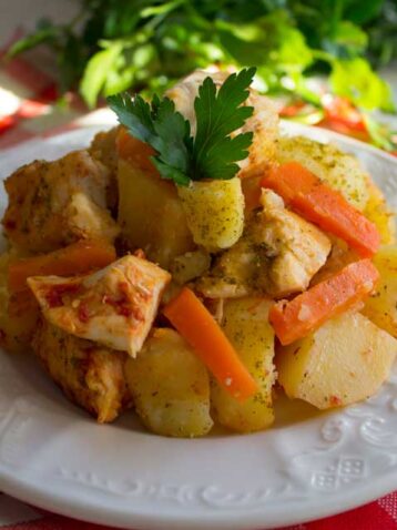 Курка з картоплею в мультиварці