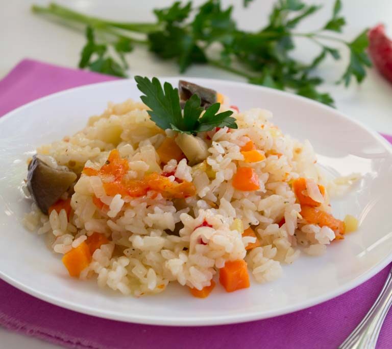 Рис з овочами у мультиварці