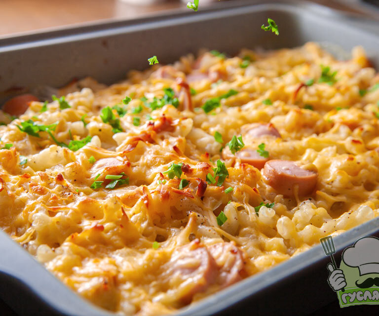 Макарони з сосисками в духовці