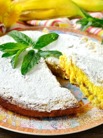 Пиріг з бананами на сковороді