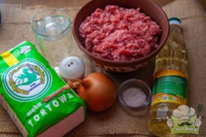 для приготування соковитих чебуреків по класичному рецепту мені потрібні такі інгредієнти